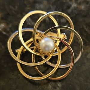 Elegant Atom Gold and Pearl Brooch